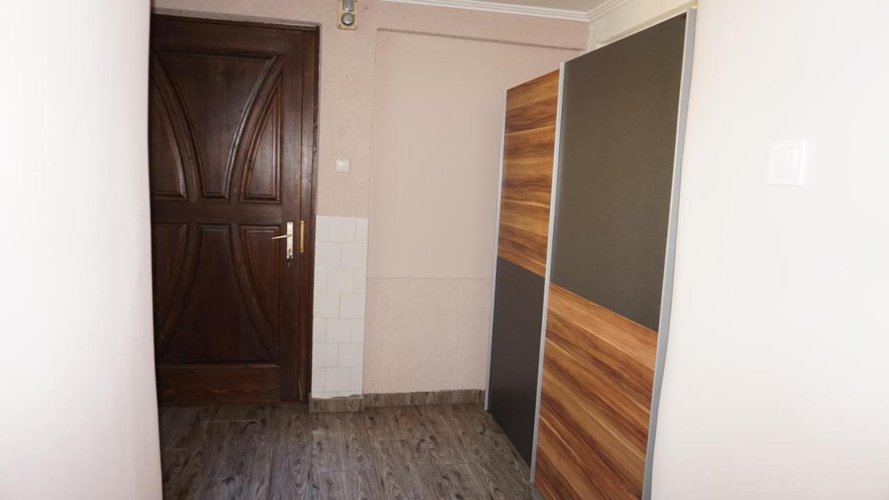 Edes Otthon Apartman Gyula Bagian luar foto