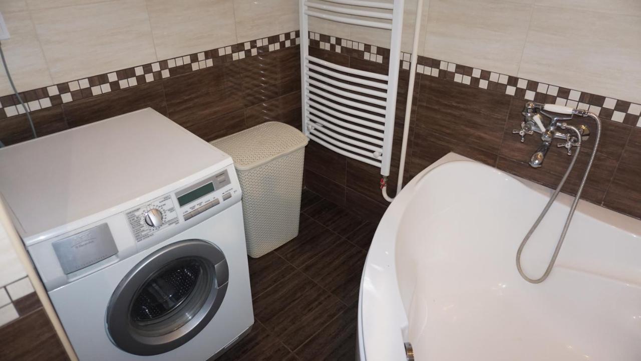 Edes Otthon Apartman Gyula Bagian luar foto